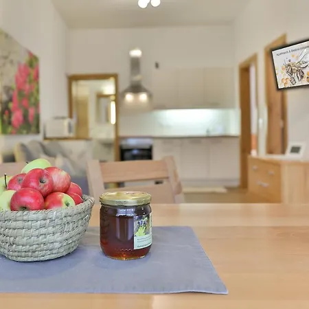 Kronhofer - & Erlebnis-imkerei Apartment Hermagor-Pressegger See