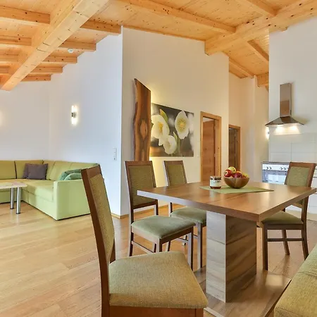 克伦霍弗公寓农场假期酒店 公寓 *